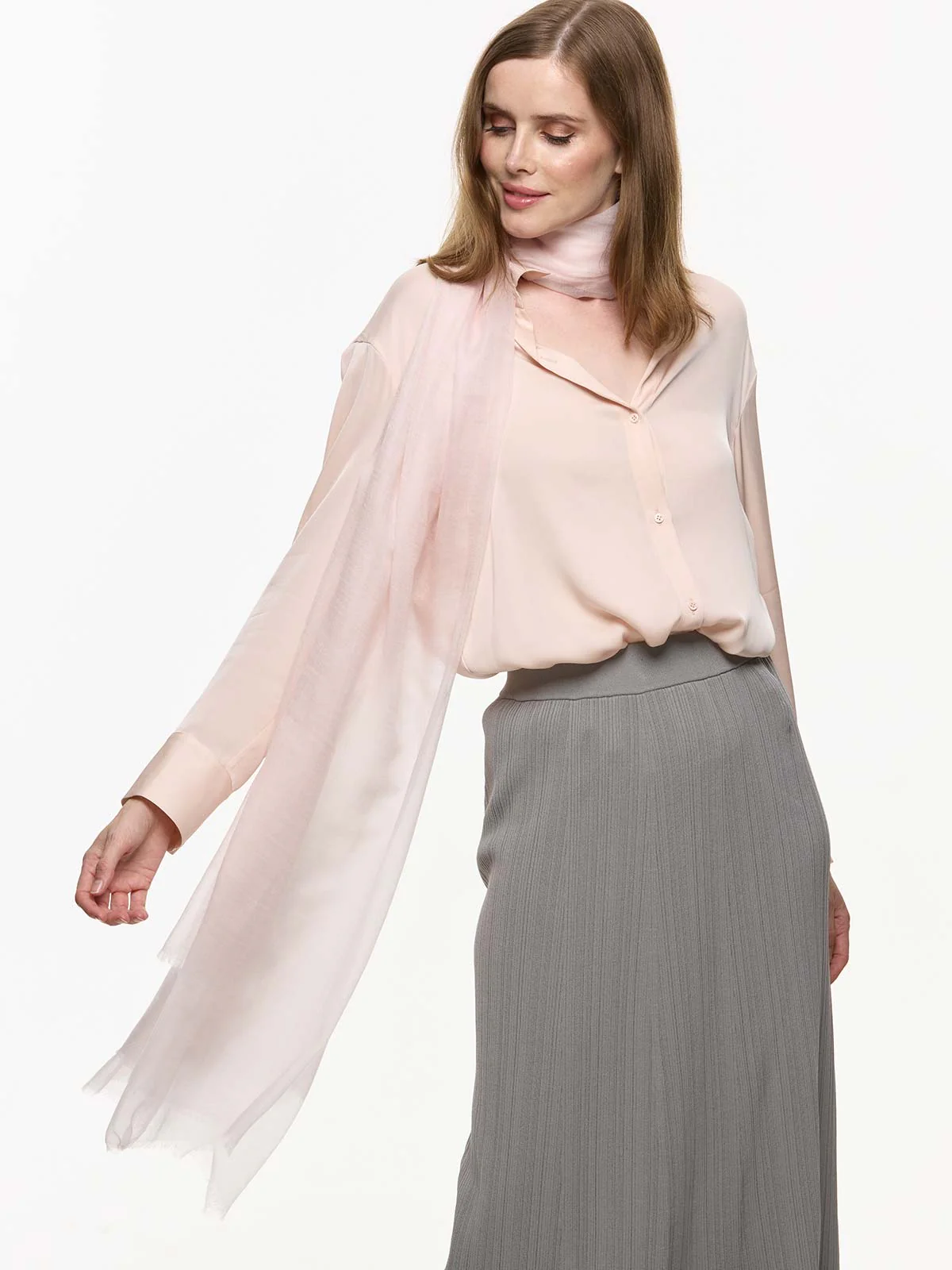 Featherlight Blush Cashmere Scarf - Image 4