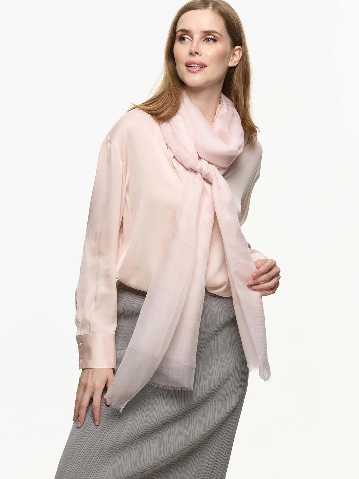 Featherlight Blush Cashmere Scarf - Image 5