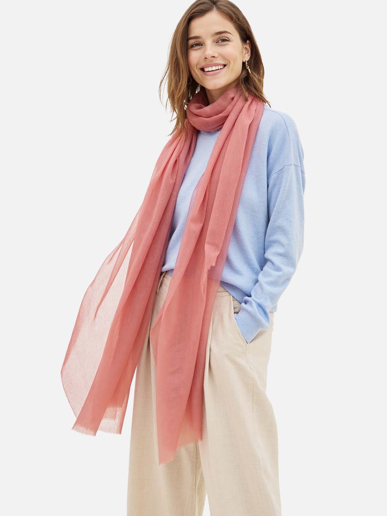 Featherlight Rose Cashmere Scarf - Image 4