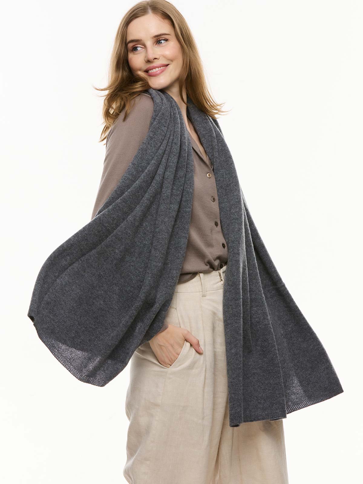 FlexKnit Gray Cashmere Wrap - Image 4