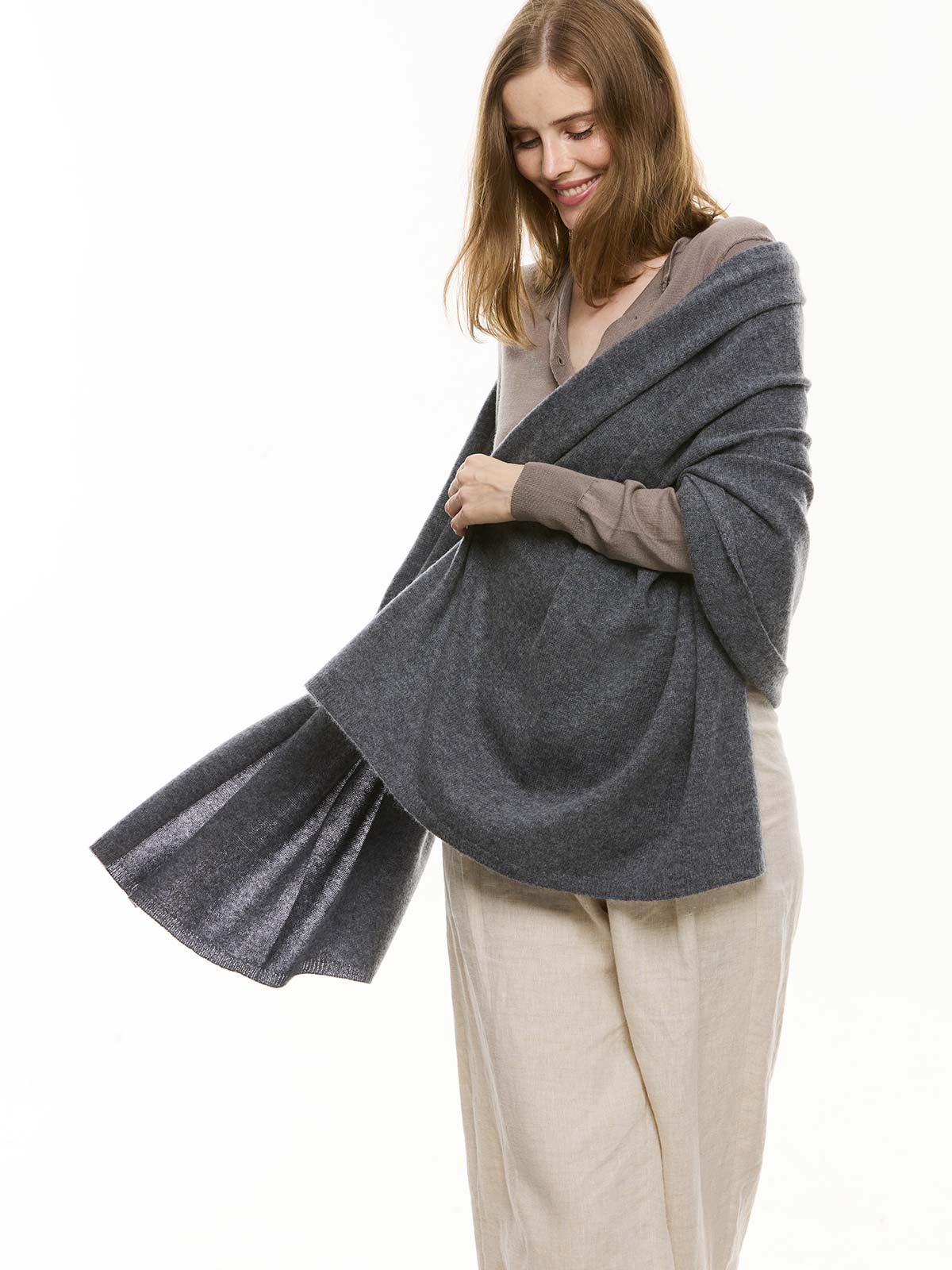 FlexKnit Gray Cashmere Wrap - Image 5